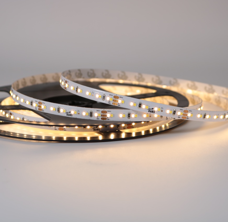 Sehr gut selektierte LED stehen für eine gleichbleibend hohe Lichtqualität, auch über Chargen hinweg. Leuchtendes iluminize Ambience 120 LED-Lichtband